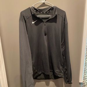 Nike quarter zip size Small